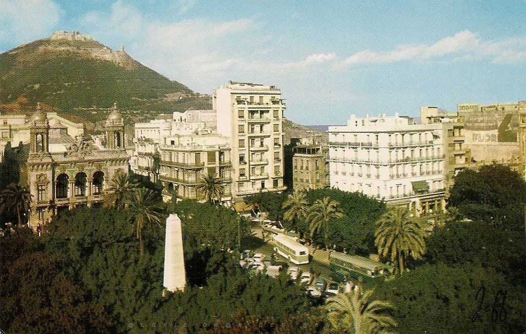 264-place du 1er novembre.JPG